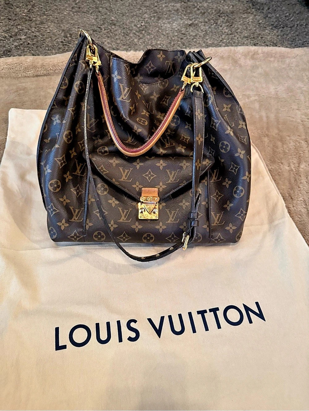 Louis Vuitton Metis Monogram